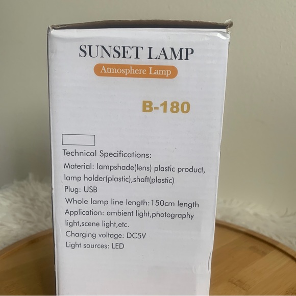 Sunset Projection Lamp LED Night Light Lighting Wall Home USB Plug In NEW - Picture 3 of 3